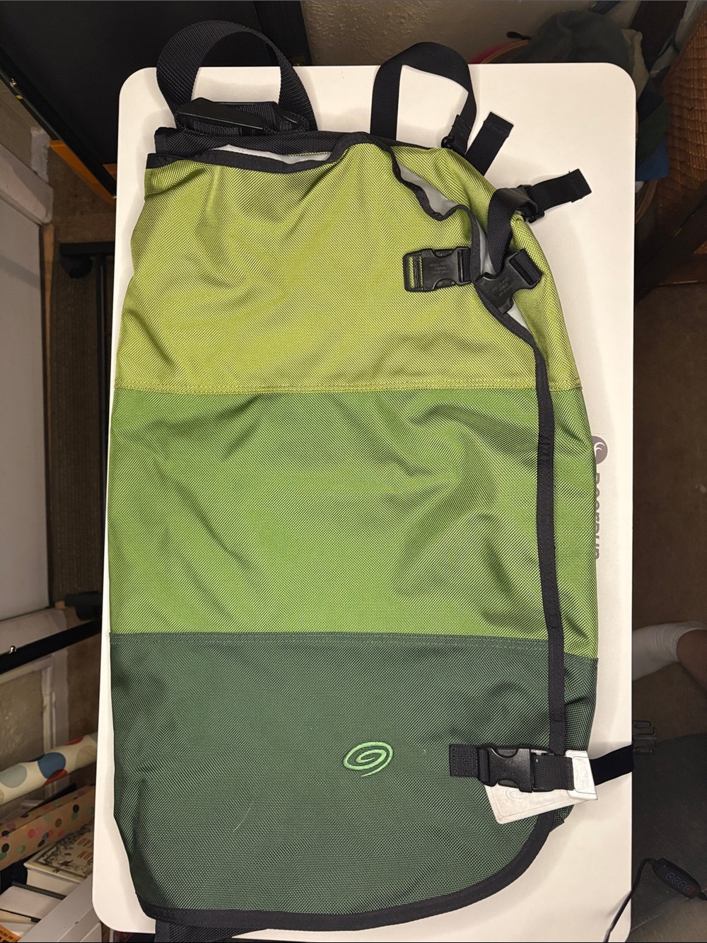 Timbuk2 Green Gradient XL messenger bag